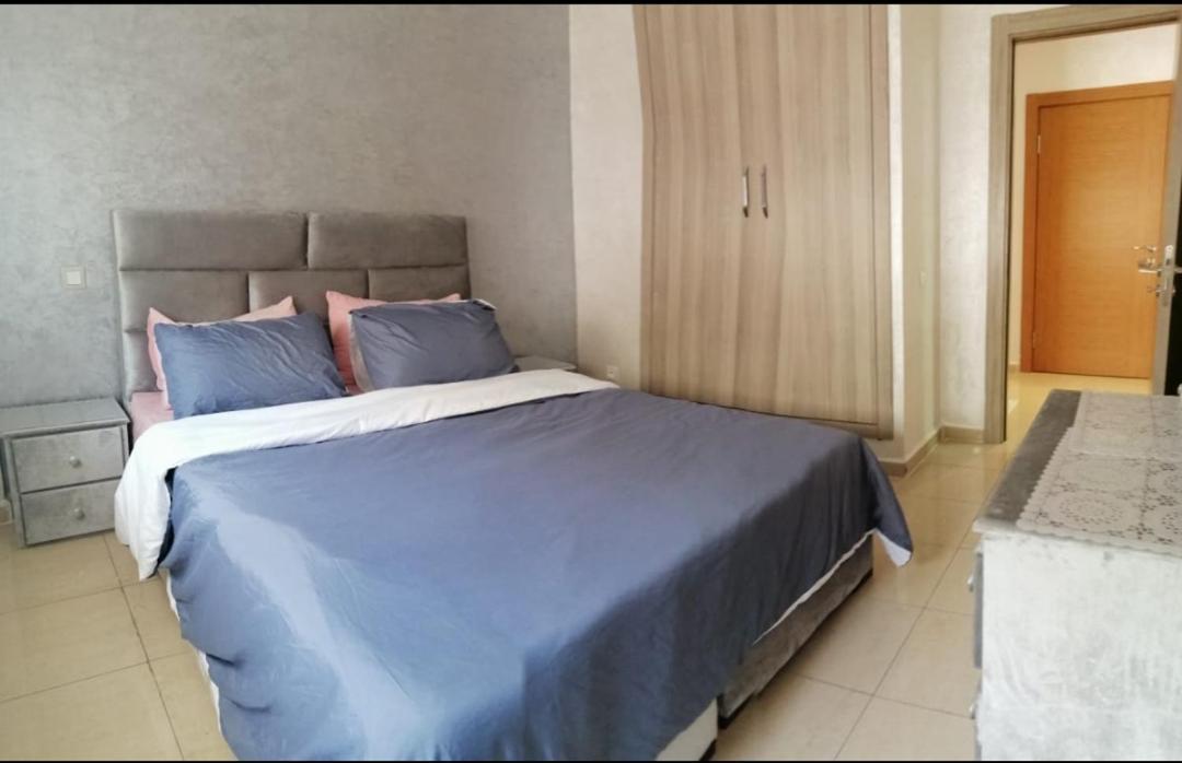 Apartment Centre *